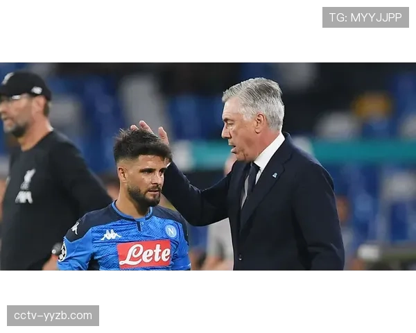 那不勒斯主席德劳伦蒂斯接受专访,坚称球队不会出售奥斯梅恩,并透露夏窗预算。